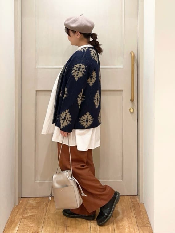 はまちゃんさんの「SHOO･LA･RUE｜羽織るだけでスタイリングの主役に 起毛柄カーディガン」を使ったコーディネート