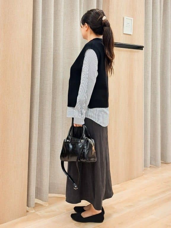 ふるさんの「grove｜ニットベスト&times;シャツセット」を使ったコーディネート