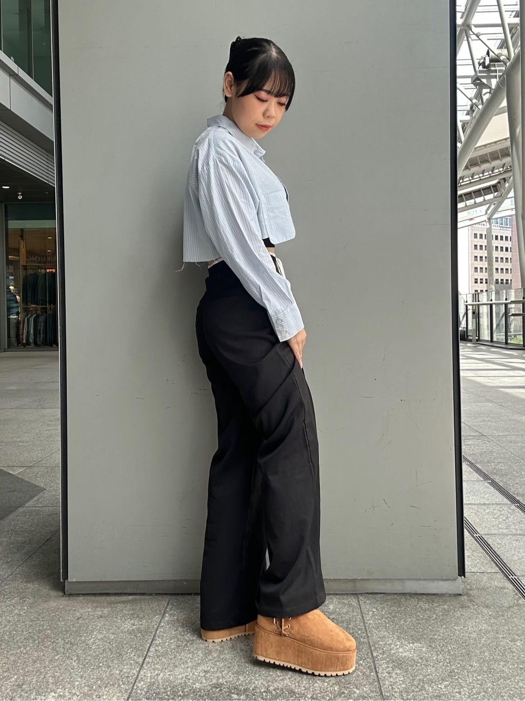あずみさんの「ESPERANZA｜【EC先行販売】厚底レースアップリボンフェイクムートンブーツ」を使ったコーディネート