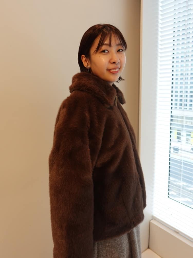 abeさんの「Couture brooch｜【通勤・大人上品】ラメツイード フレアスカート」を使ったコーディネート
