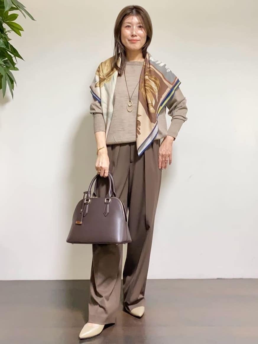 tomoさんの「UNTITLED｜【アンサンブル可/洗える】シルクウールカシミヤ ドルマンスリーブニット」を使ったコーディネート