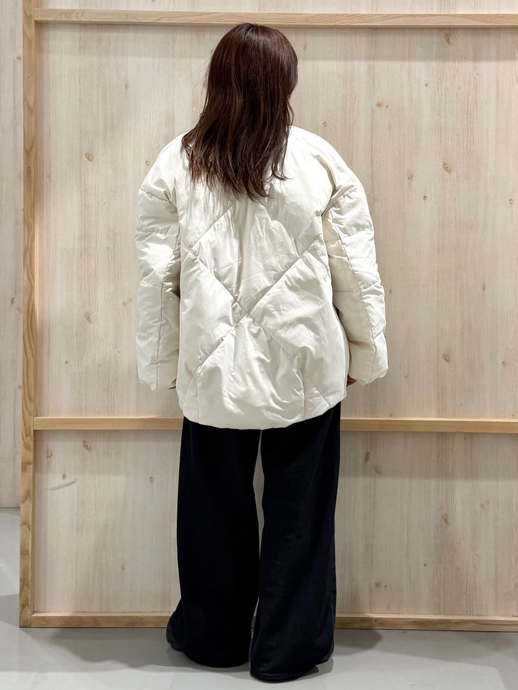 nanaさんの「THE SHOP TK｜きれいめにもカジュアルにも ノーカラーキルトジャケット」を使ったコーディネート