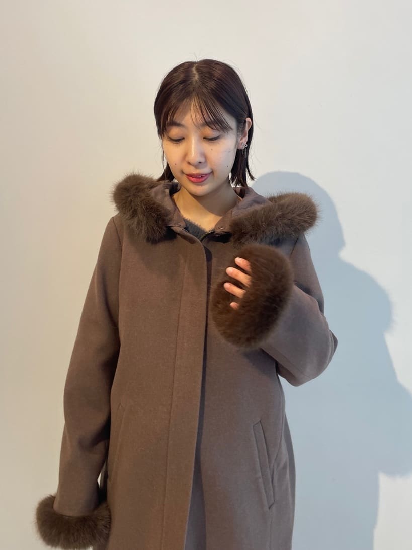 abeさんの「Couture brooch｜【上品華やか・通勤】ラメツイード ワイドパンツ」を使ったコーディネート