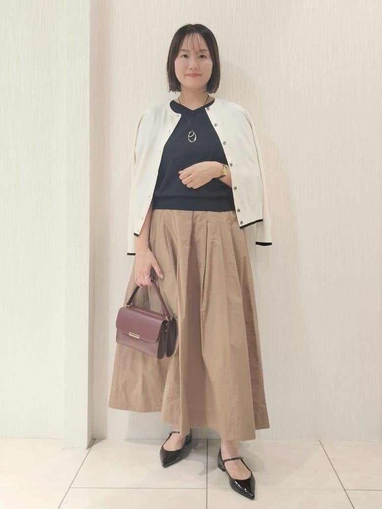 naokoさんの「UNTITLED｜【アンサンブル可/薄手】ベーシッククルーネックカーディガン」を使ったコーディネート