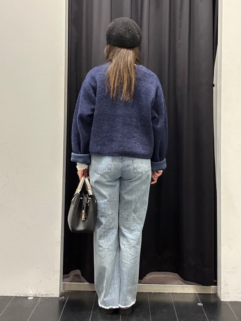 もさんの「THE SHOP TK｜【冬のレイヤードスタイルに/吸湿発熱】 シャーリングカットソー」を使ったコーディネート
