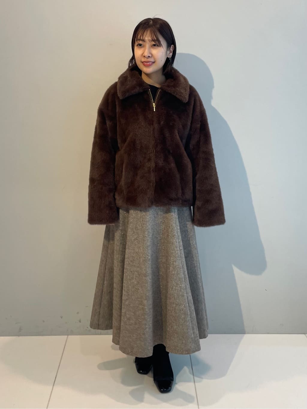 abeさんの「Couture brooch｜【通勤・大人上品】ラメツイード フレアスカート」を使ったコーディネート
