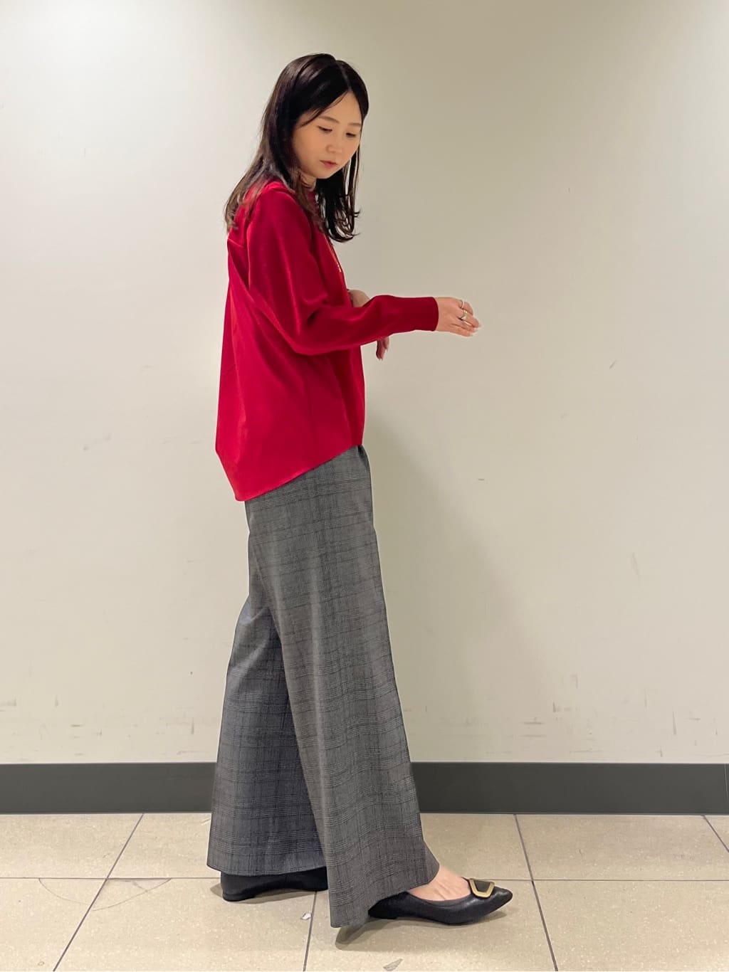 shokoさんの「INDIVI｜【洗える／選べる8色】トーンアップニット」を使ったコーディネート