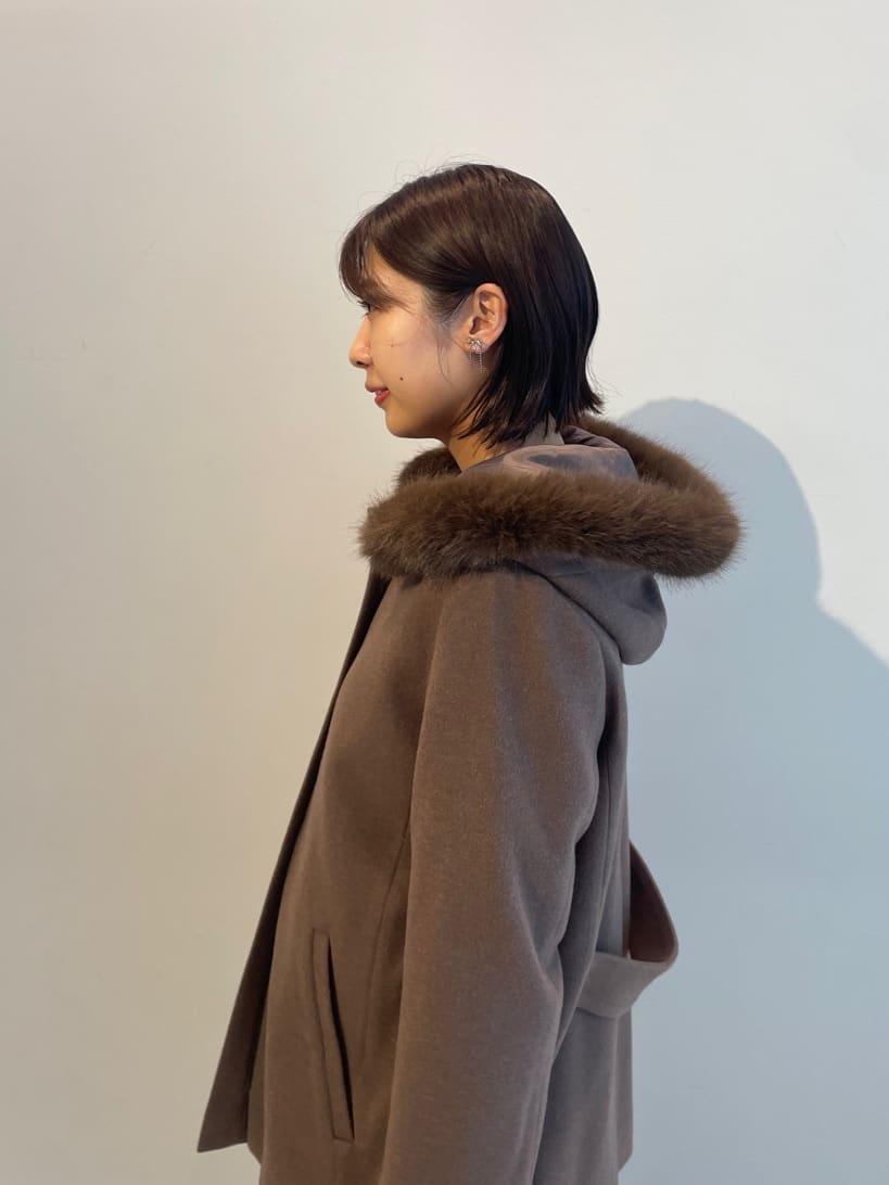 abeさんの「Couture brooch｜【上品華やか・通勤】ラメツイード ワイドパンツ」を使ったコーディネート