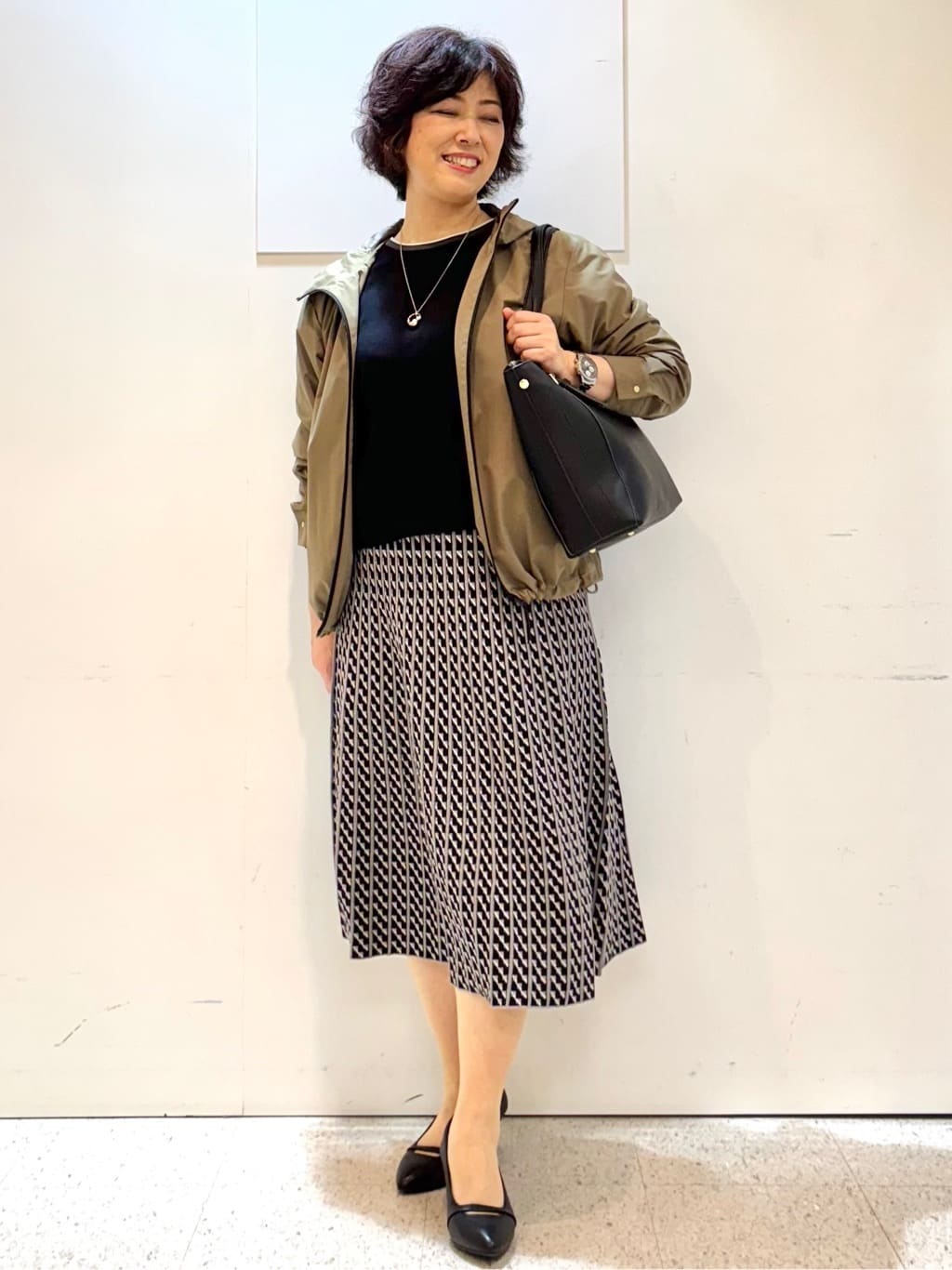 ヤスコさんの「Reflect｜【ライトアウター／キレイ見え／気軽な羽織に◎】スポーティライトアウター」を使ったコーディネート