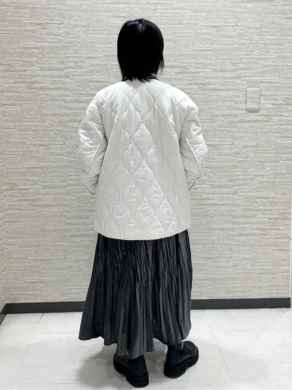KITAさんの「UNTITLED｜【フリル取り外し可/きれいめエレガント】フリルシャツレイヤード風ニット」を使ったコーディネート