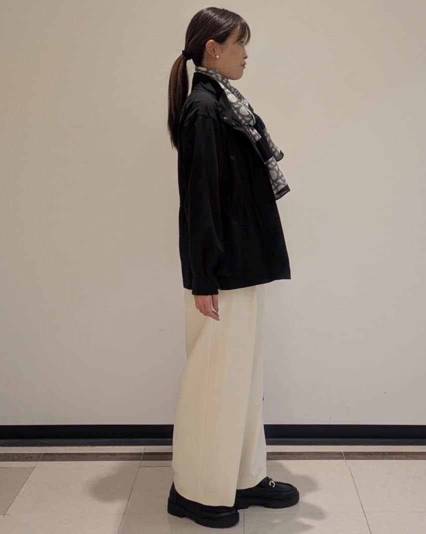 mikiさんの「COUP DE CHANCE｜【手洗い可】スパンコール付ニットトップス」を使ったコーディネート