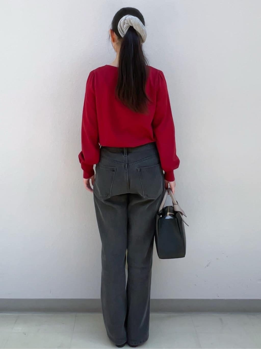 Izuさんの「index｜【植草美幸先生が指南する好印象スタイル】《丈が選べる》ストレートデニムパンツ【洗濯機洗い可】」を使ったコーディネート