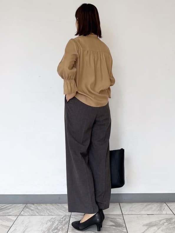 nekoさんの「Reflect｜【キレイめスタイル／通勤におすすめ◎】ボウタイシャンブレーカラーブラウス」を使ったコーディネート