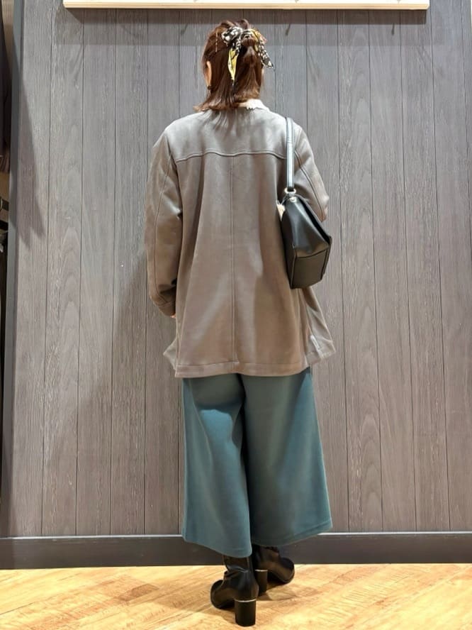 meiさんの「SHOO･LA･RUE｜【S-LL】上品さを纏う やわらかフェイクスエード ミドル丈ブルゾン」を使ったコーディネート