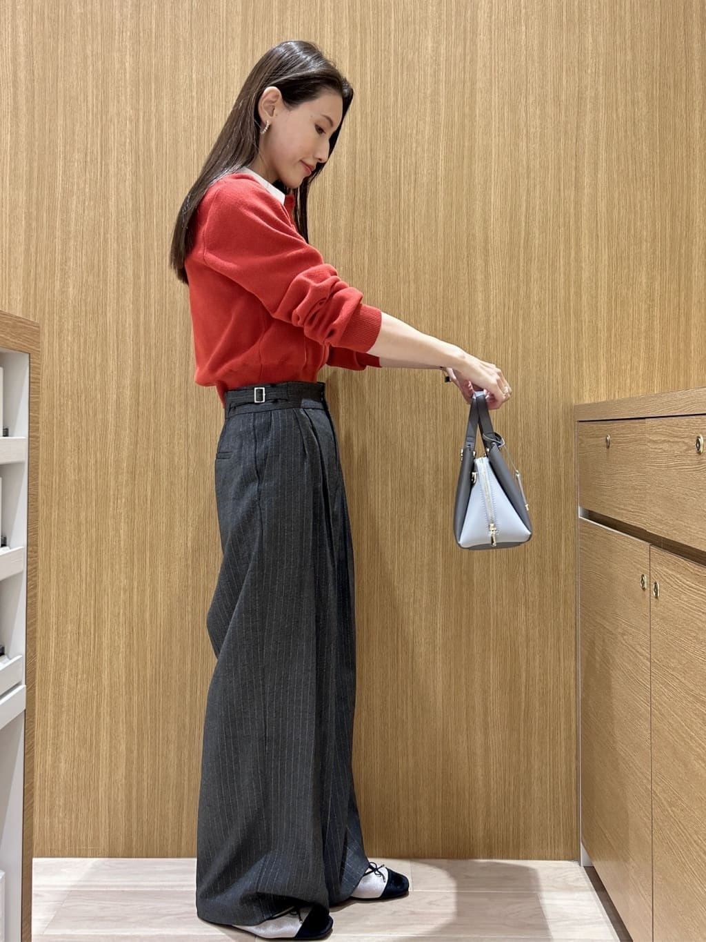 maiさんの「OPAQUE.CLIP｜ラメストライプワイドパンツ【洗濯機OK】」を使ったコーディネート