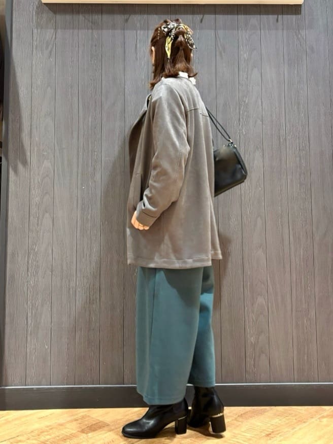 meiさんの「SHOO･LA･RUE｜【S-LL】上品さを纏う やわらかフェイクスエード ミドル丈ブルゾン」を使ったコーディネート