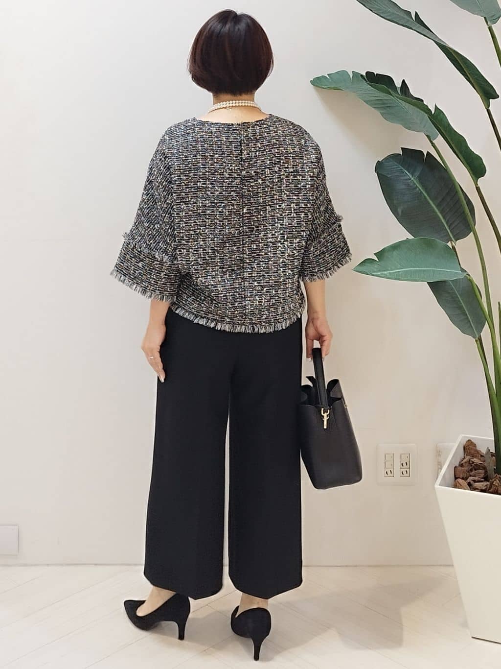 s u g iさんの「UNTITLED｜【きれいめ／体型カバー】ツイードドルマントップス」を使ったコーディネート