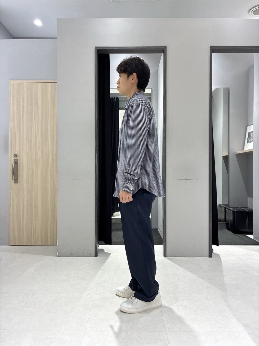わいずみさんの「TAKEO KIKUCHI｜【抗菌防臭/シーズンレス】シアサッカーギンガムチェック ストレッチシャツ」を使ったコーディネート