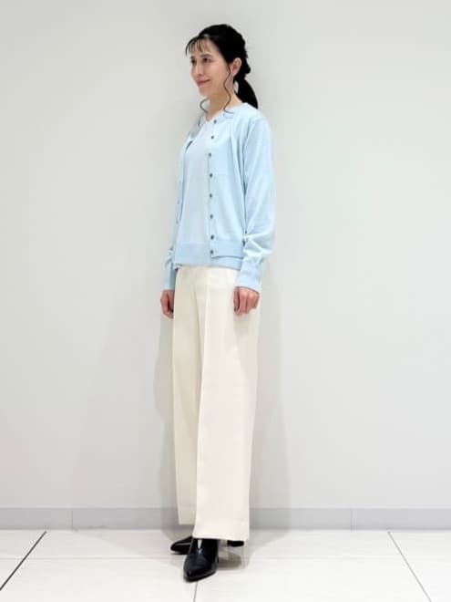 kayoさんの「INDIVI｜【洗える／毛玉になりにくい】エクストラファインウール Vネックニット」を使ったコーディネート