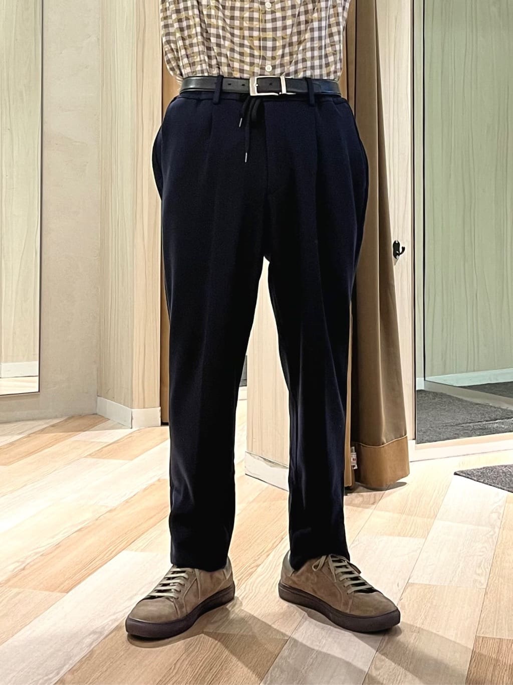 URAさんの「TAKEO KIKUCHI｜アンチピリング ジップアップ ニット」を使ったコーディネート