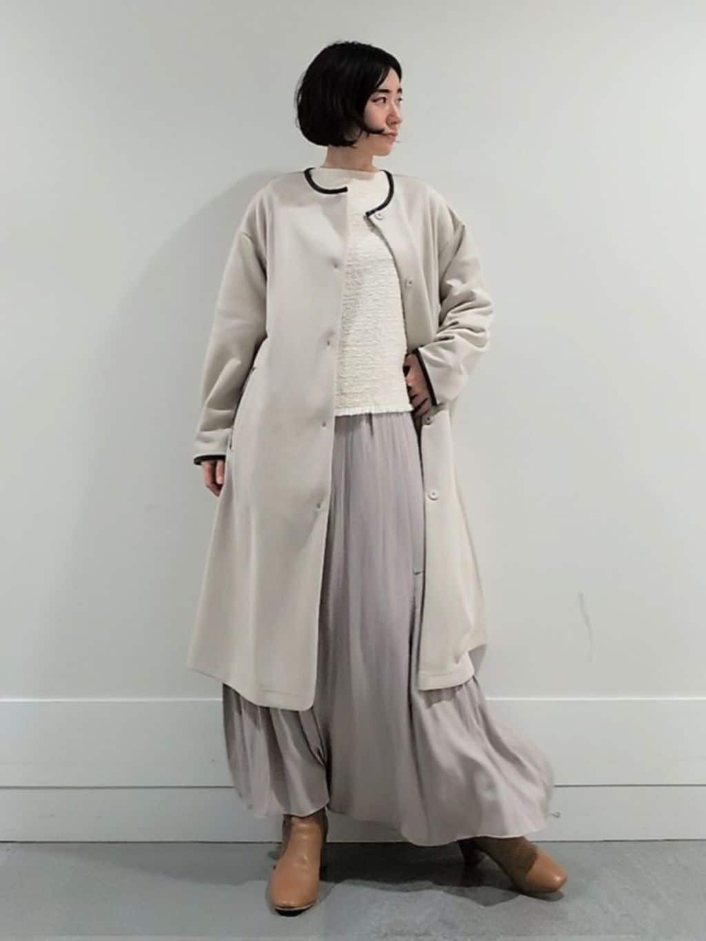 ミズタさんの「UNTITLED｜【洗える/軽羽織り】マシュマロタッチ　スエード調コート」を使ったコーディネート