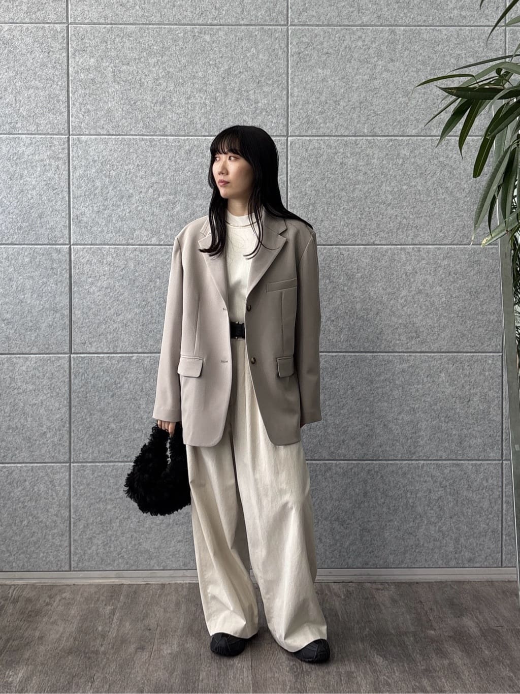 rinaさんの「INDIVI｜【MILLELA FIRENZE】ショルダームーンバッグ」を使ったコーディネート