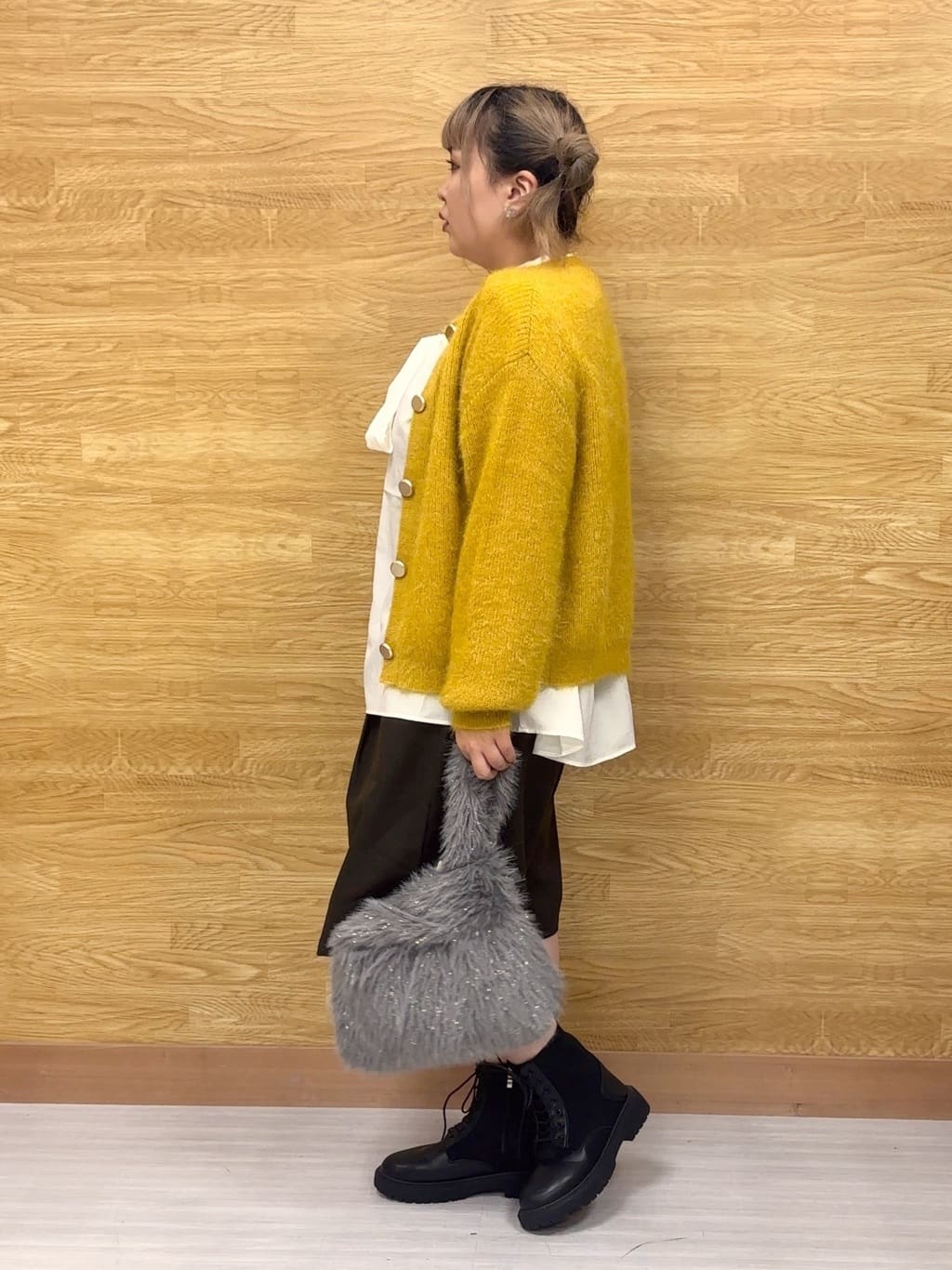 ぁむさんの「SHOO･LA･RUE｜【洗濯機可/S-LL】リボンブラウス」を使ったコーディネート