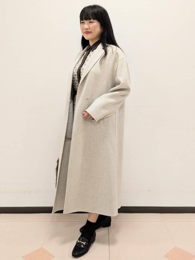 ともさんの「UNTITLED｜【ロング丈/軽やか】テーラード　リバーコート」を使ったコーディネート