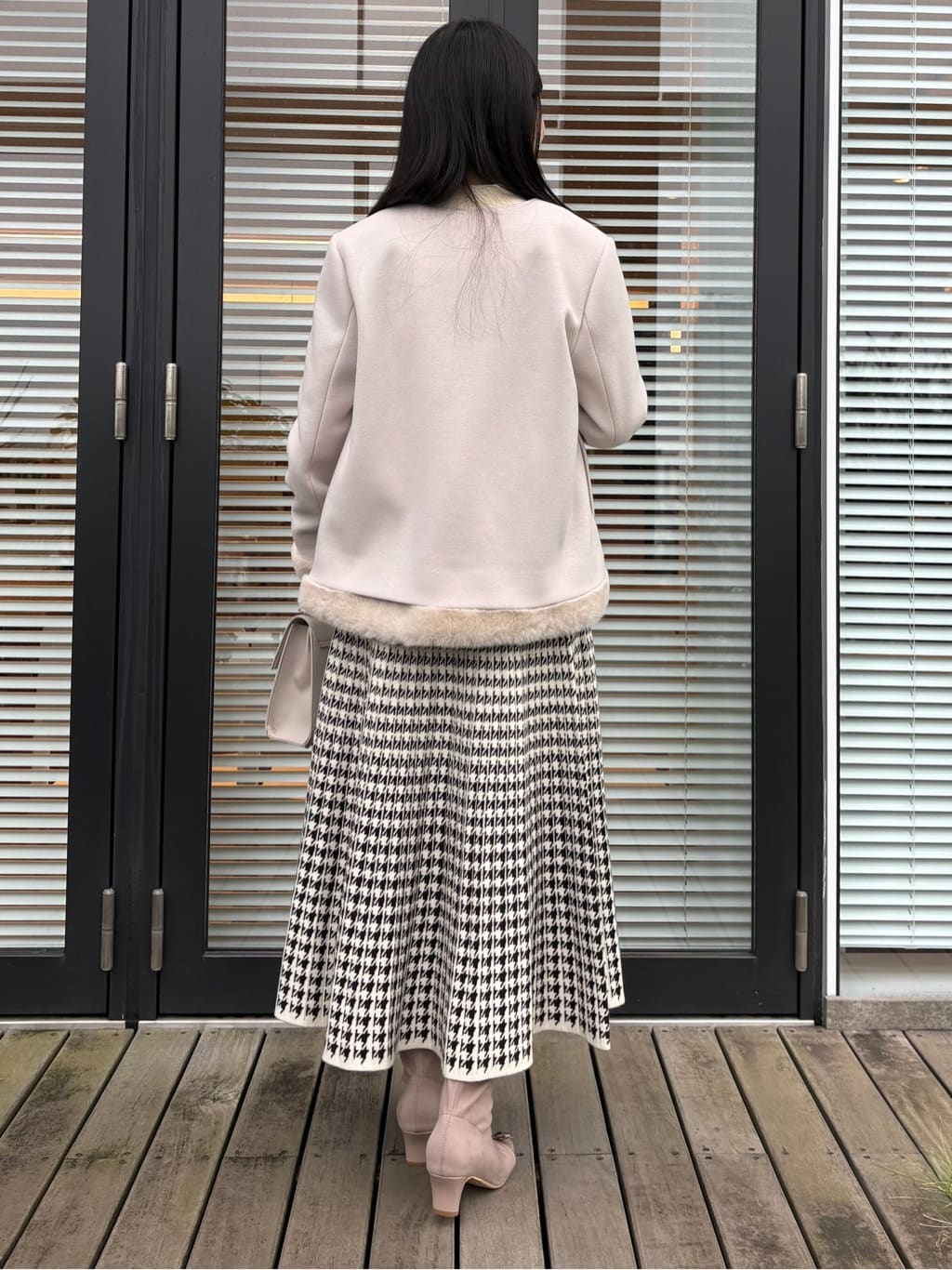 AOIさんの「Couture brooch｜【クラシカル・大人上品】千鳥ジャカードニットプリーツスカート」を使ったコーディネート