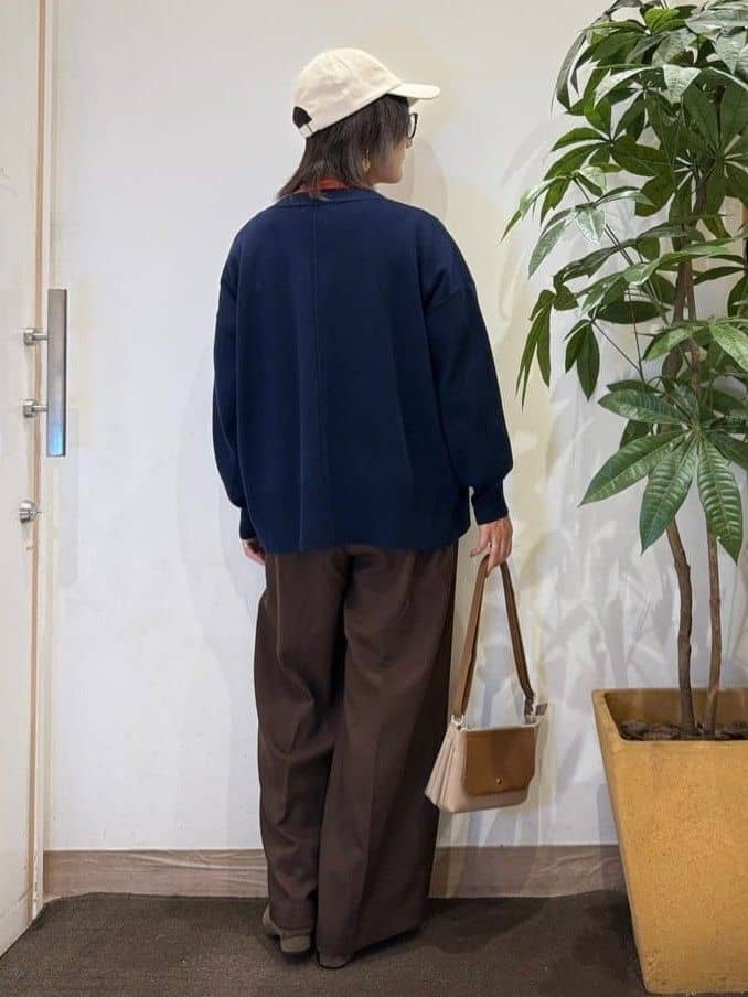 misakiさんの「SHOO･LA･RUE｜【洗濯機可/S-LL/セットアップ可】脚のラインをきれいに魅せる センタープレスワイドパンツ」を使ったコーディネート