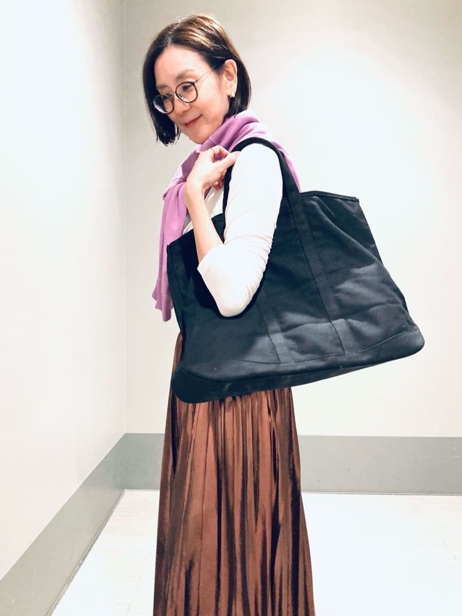 Furuさんの「DRESSTERIOR｜◆【洗える/ストレッチ性/オンオフ】箔プリントプリーツスカート」を使ったコーディネート