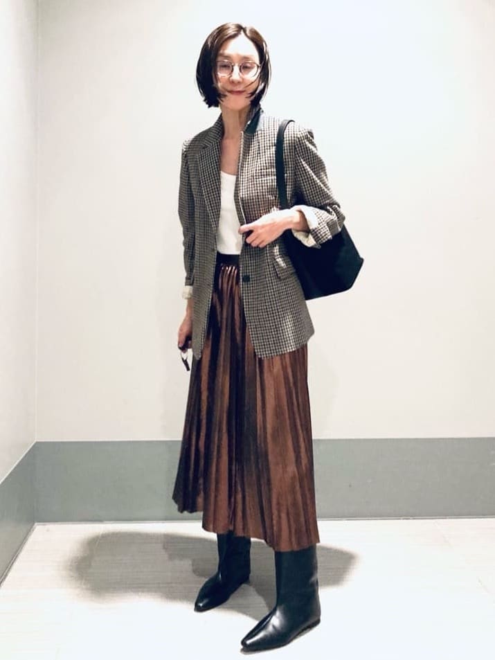 Furuさんの「DRESSTERIOR｜◆【洗える/ストレッチ性/オンオフ】箔プリントプリーツスカート」を使ったコーディネート