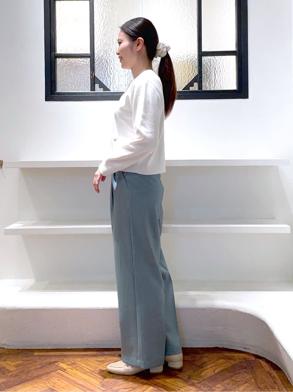 あんりさんの「grove｜ツータックワイドパンツ」を使ったコーディネート