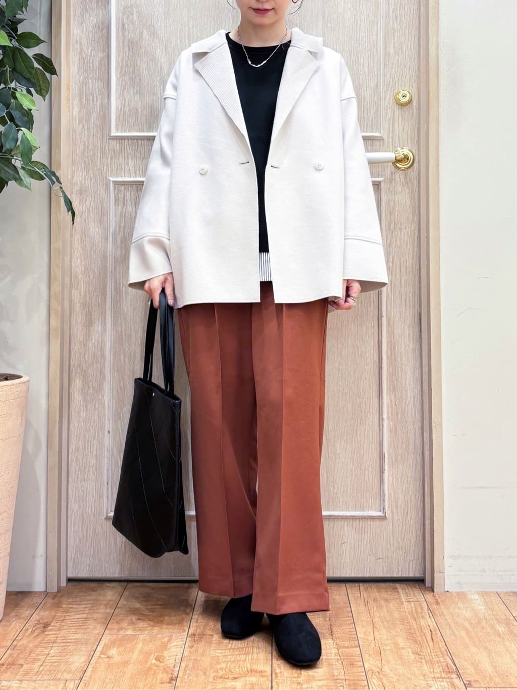 なみさんの「SHOO･LA･RUE｜【洗濯機可/S-LL/高レビュー】上品シルエットで美しい イージーワイドパンツ」を使ったコーディネート