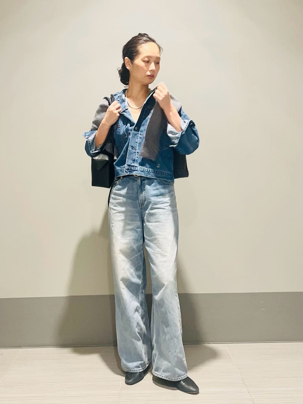 Annさんの「DRESSTERIOR｜ヴィンテージ加工ワイドデニムパンツ」を使ったコーディネート