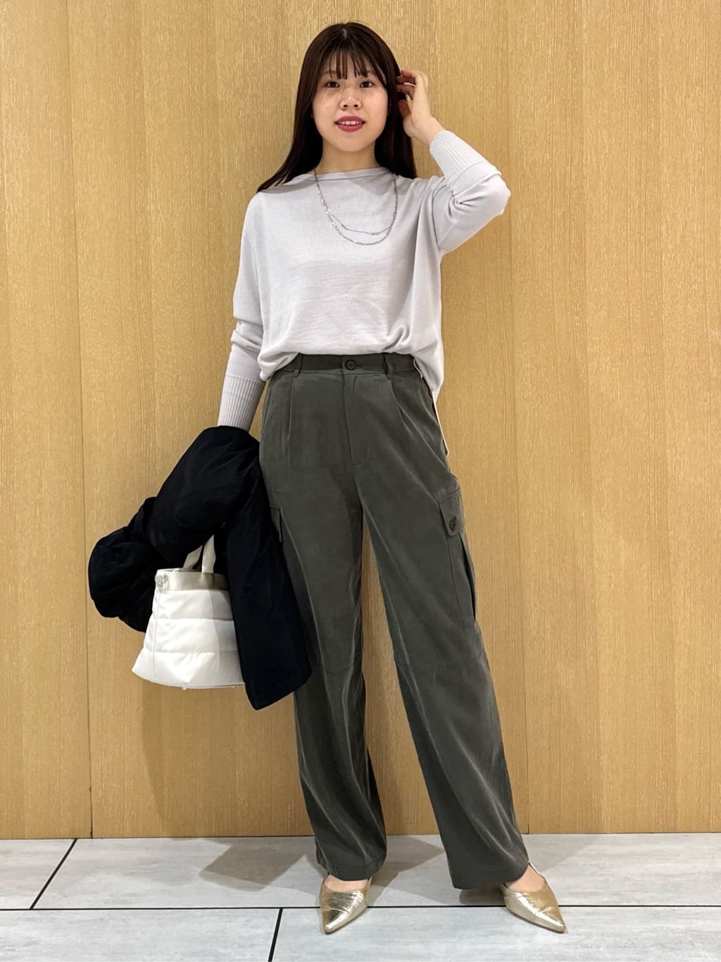 nanaさんの「UNTITLED｜【8色展開/体型カバー】魅せるタイムレスニット」を使ったコーディネート