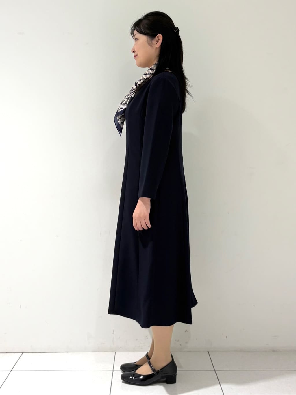 momokoさんの「INDIVI｜【洗える／UVケア】ジョーゼットフレアワンピース」を使ったコーディネート
