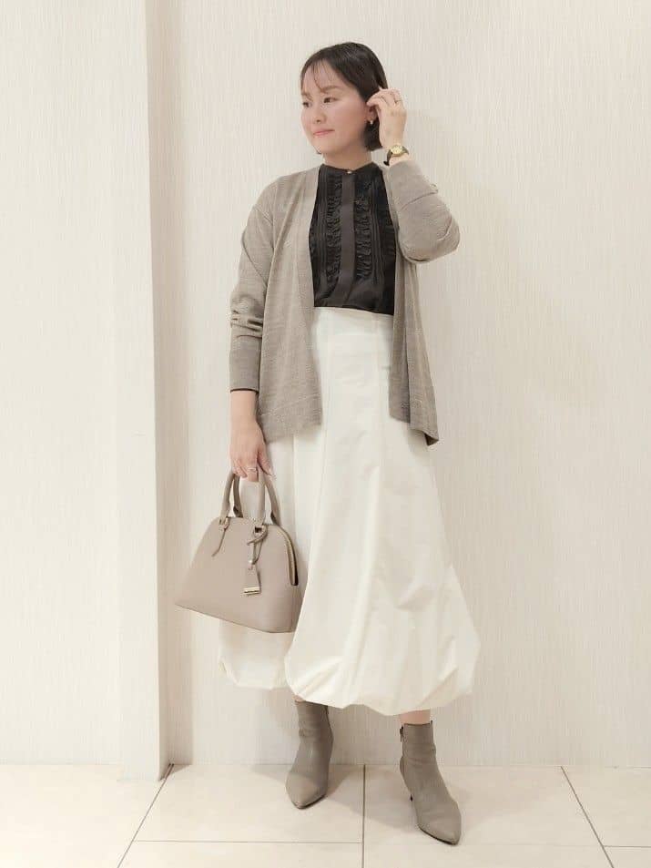naokoさんの「UNTITLED｜【アンサンブル可/洗える/ボタンなし】シルクウールカシミヤ 着流しカーディガン」を使ったコーディネート