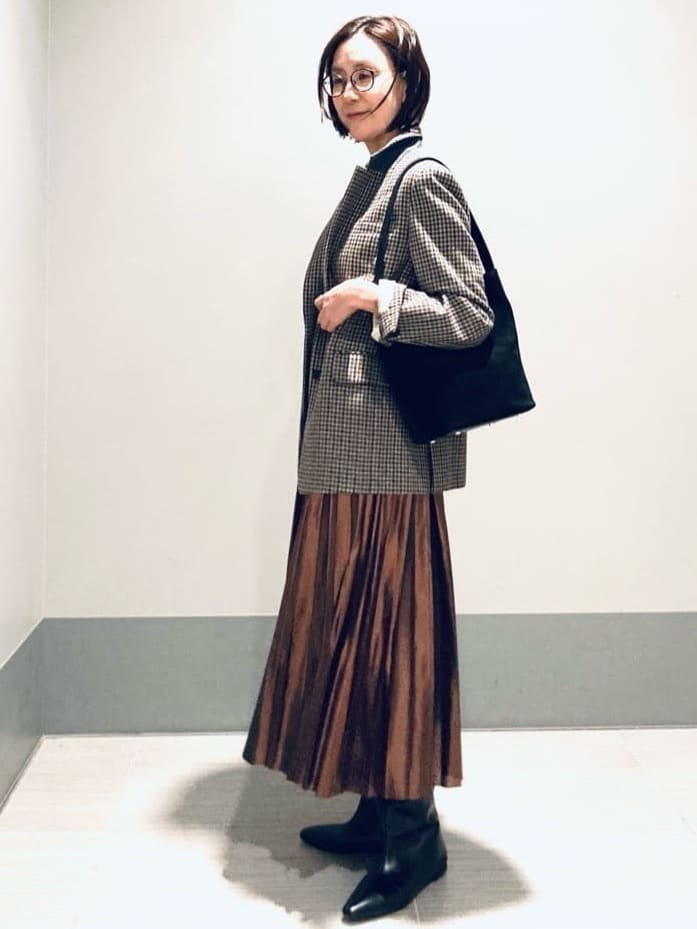 Furuさんの「DRESSTERIOR｜◆【洗える/ストレッチ性/オンオフ】箔プリントプリーツスカート」を使ったコーディネート