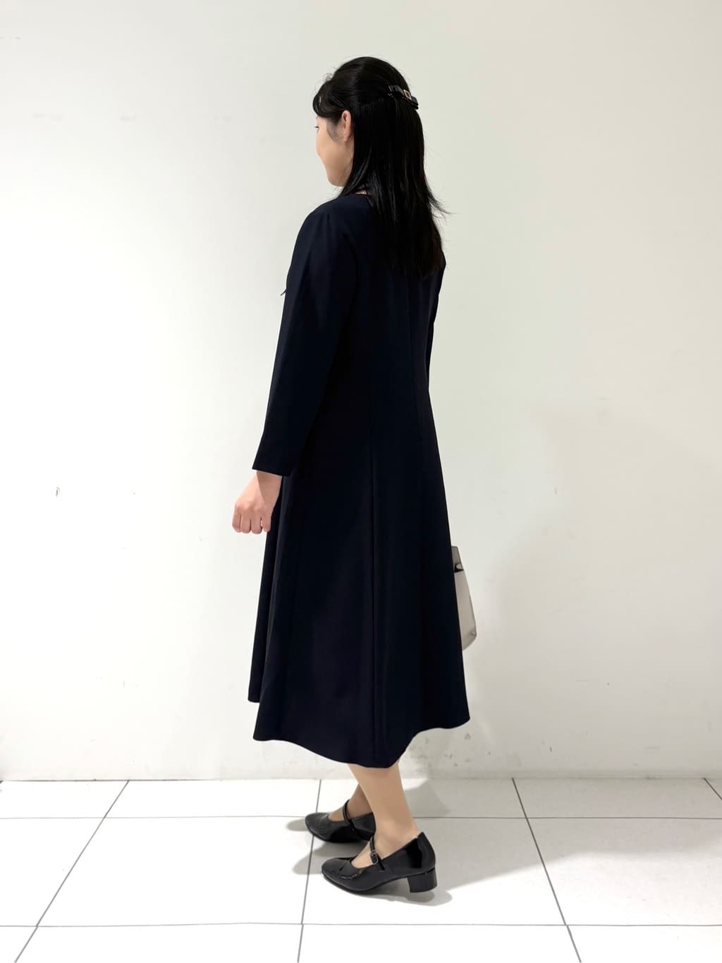 momokoさんの「INDIVI｜【洗える／UVケア】ジョーゼットフレアワンピース」を使ったコーディネート