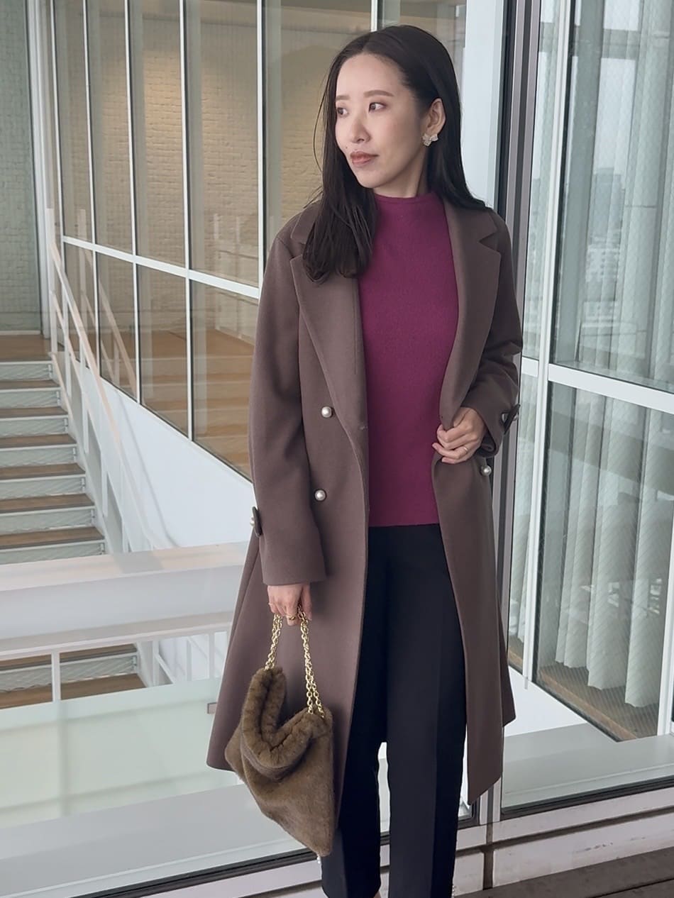 teiさんの「Couture brooch｜【大人上品・ベルト付き】パール調釦チェスターコート」を使ったコーディネート