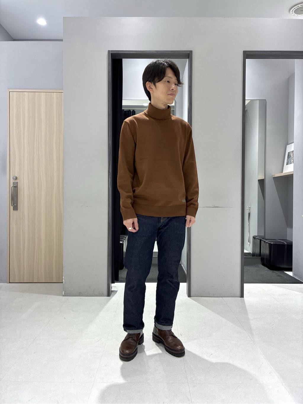 わいずみさんの「TAKEO KIKUCHI｜アンチピリング タートルネック ニット」を使ったコーディネート