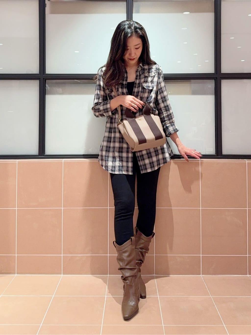 kaoriさんの「ESPERANZA｜シャーリングウエスタンブーツ」を使ったコーディネート