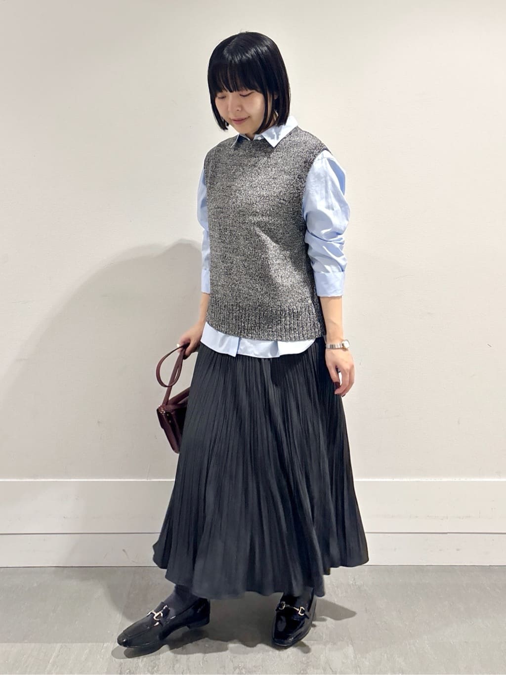 モエカさんの「UNTITLED｜【重ね着レイヤードに】杢調ニットベスト」を使ったコーディネート