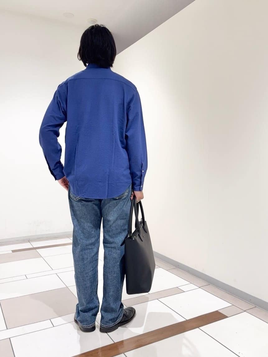 及川さんの「TAKEO KIKUCHI｜【モンスターストレッチ】日本製 ウォッシュド デニムパンツ」を使ったコーディネート
