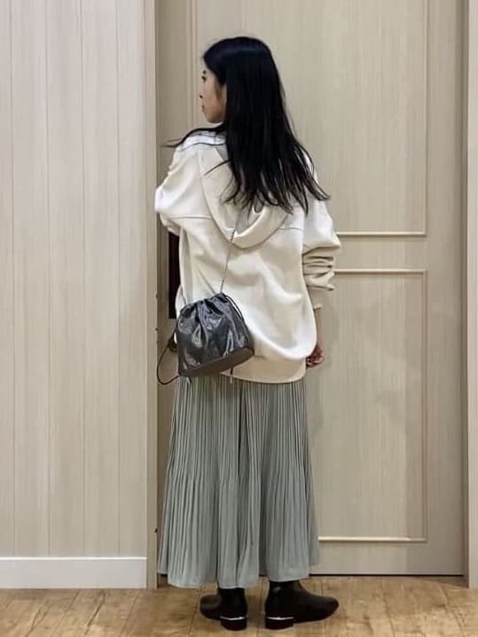 ERIさんの「SHOO･LA･RUE｜【S-LL】美しく見せる ボートネックロンT」を使ったコーディネート