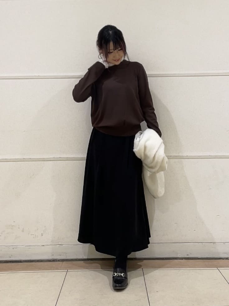 watanabeさんの「UNTITLED｜【ジャケット風/メタルボタン】アルパカ混シャギーカーディガン」を使ったコーディネート