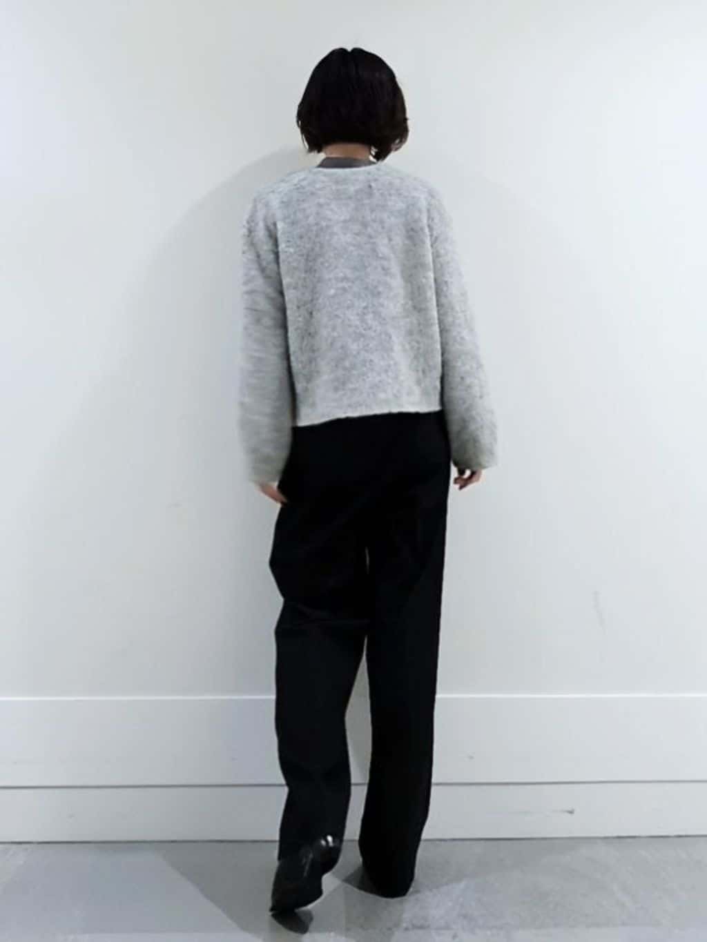 ミズタさんの「UNTITLED｜【ジャケット風/メタルボタン】アルパカ混シャギーカーディガン」を使ったコーディネート