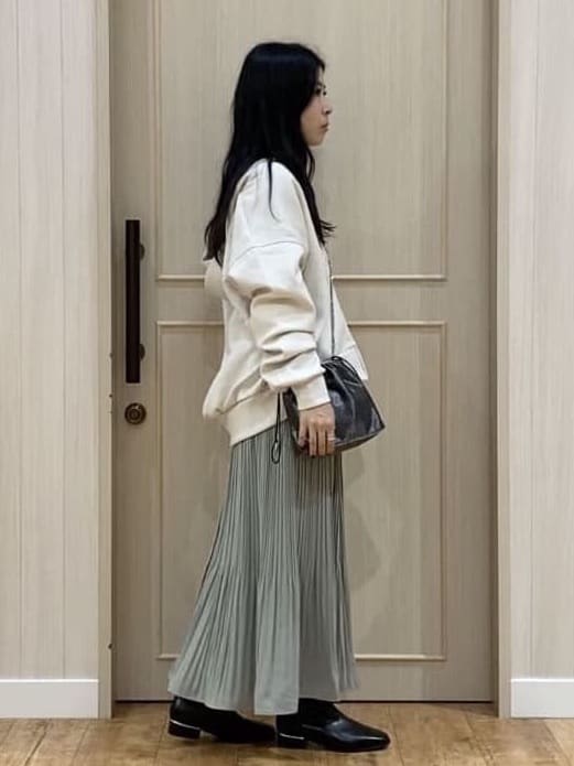 ERIさんの「SHOO･LA･RUE｜【S-LL】美しく見せる ボートネックロンT」を使ったコーディネート