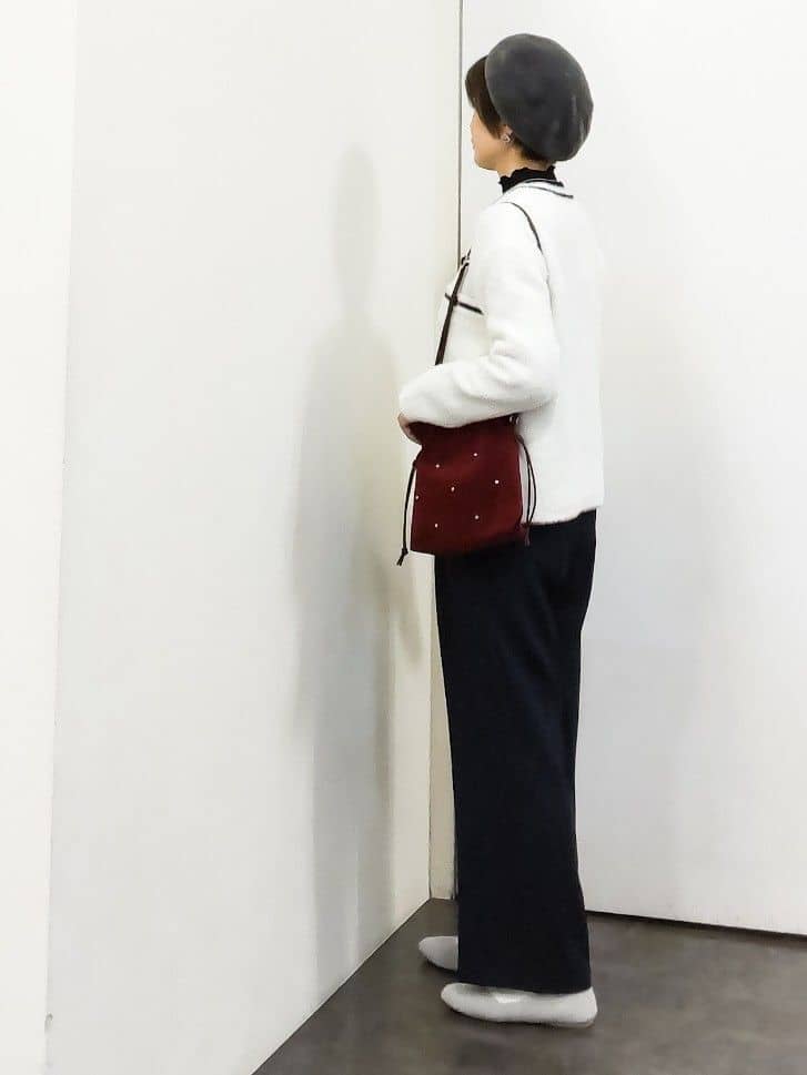 やまちゃんさんの「grove｜軽やかフェザーで魅せる、クラシカルな主役カーディガン」を使ったコーディネート